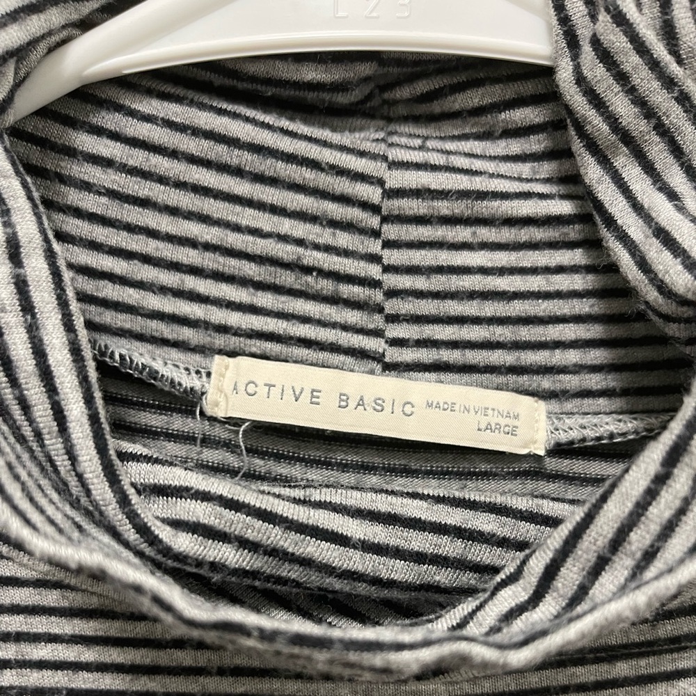 Active Basic Turtleneck Long Sleeve View 2